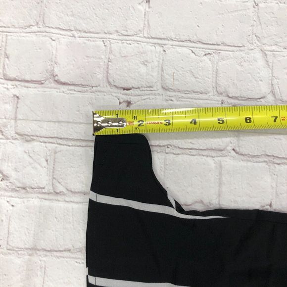 NWT Haute Monde Women Shorts with Skirt Size Small Stripes B237 -12 - Picture 15 of 16